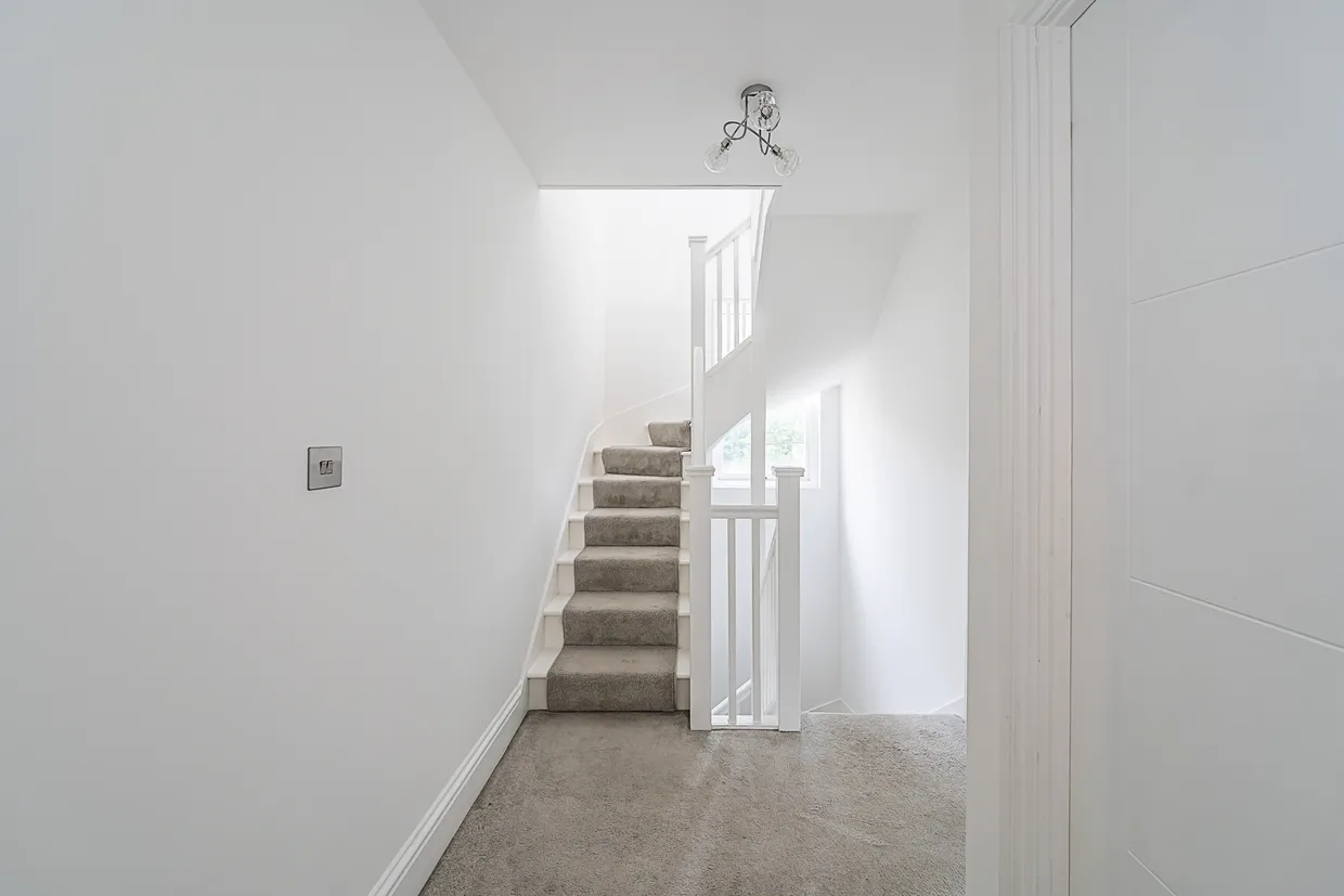 Iveley Road, London, SW4 photo 11