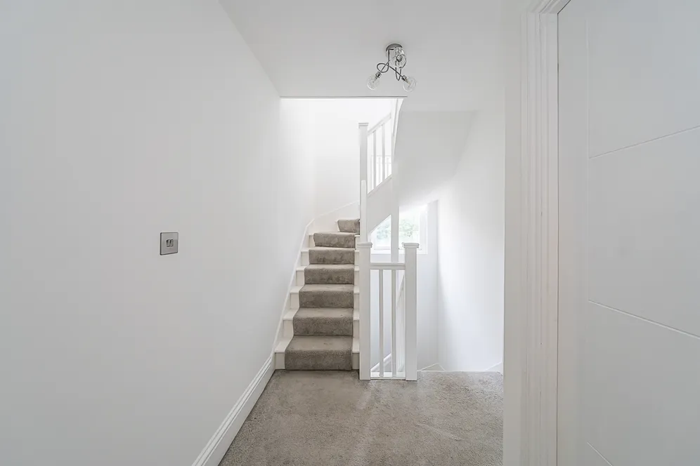 Iveley Road, London, SW4 photo 11