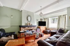 Willow Walk, Sutton