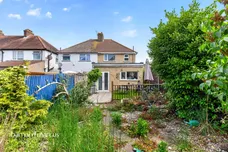 Willow Walk, Sutton