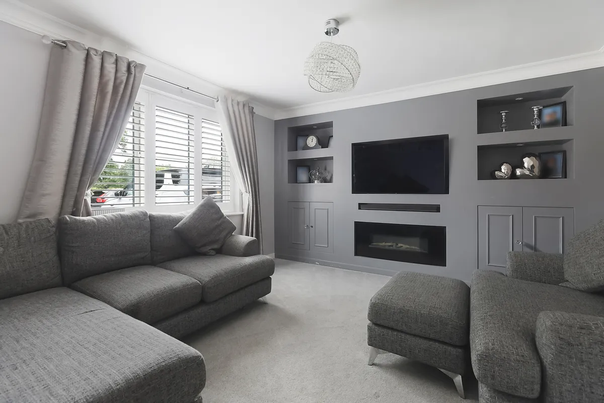 Peach Road, Horley, RH6