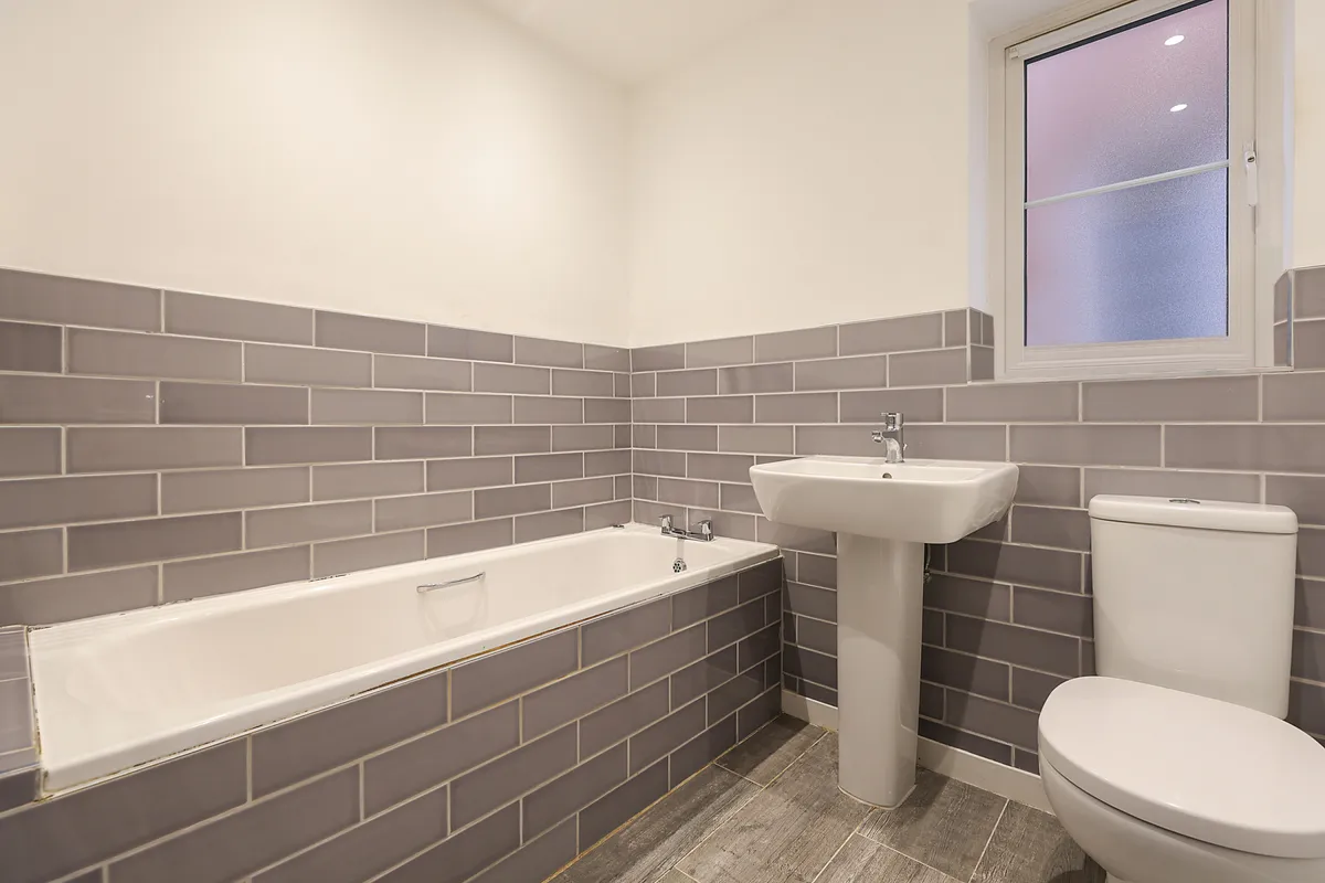 Peach Road, Horley, RH6