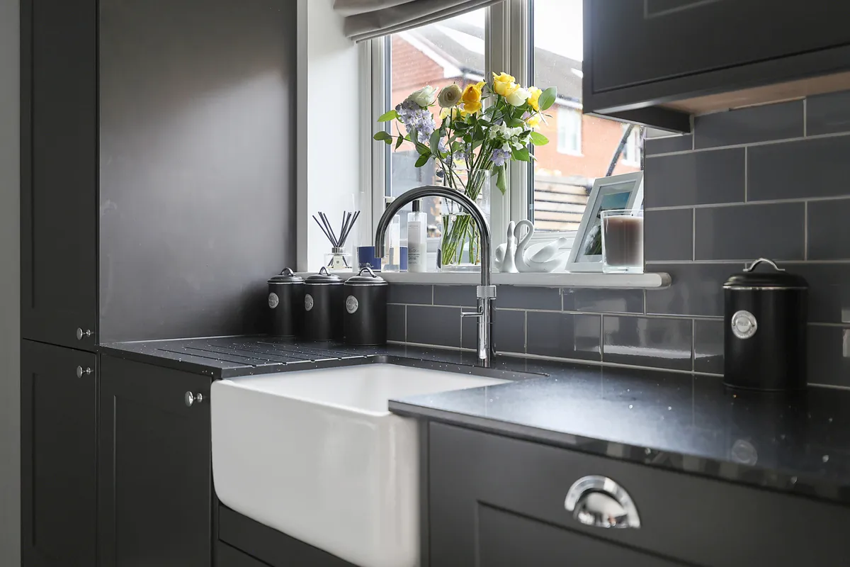 Peach Road, Horley, RH6