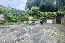Hill Road, Newmillerdam, WAKEFIELD