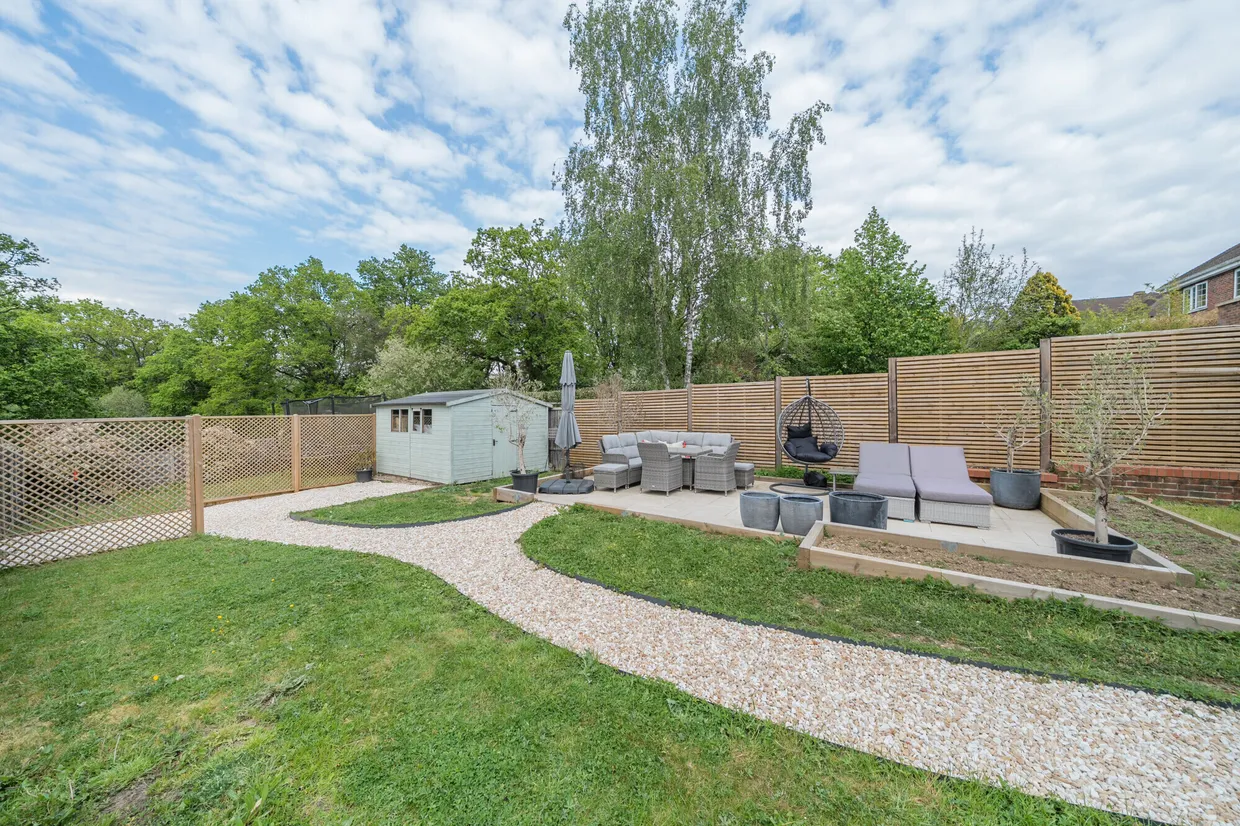 Fullers Road, Rowledge, Farnham, GU10 photo 8