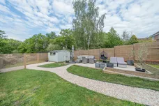 Fullers Road, Rowledge, Farnham, GU10 photo 8