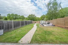 Fullers Road, Rowledge, Farnham, GU10 photo 9