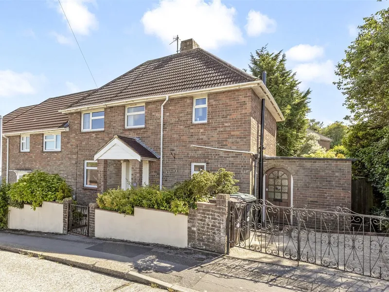 Property thumbnail 1 out of 3