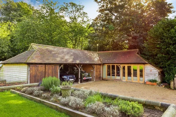 Pastens Road, Limpsfield, RH8 photo 5