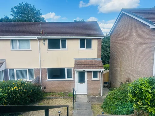 Frobisher Drive, SALTASHphoto