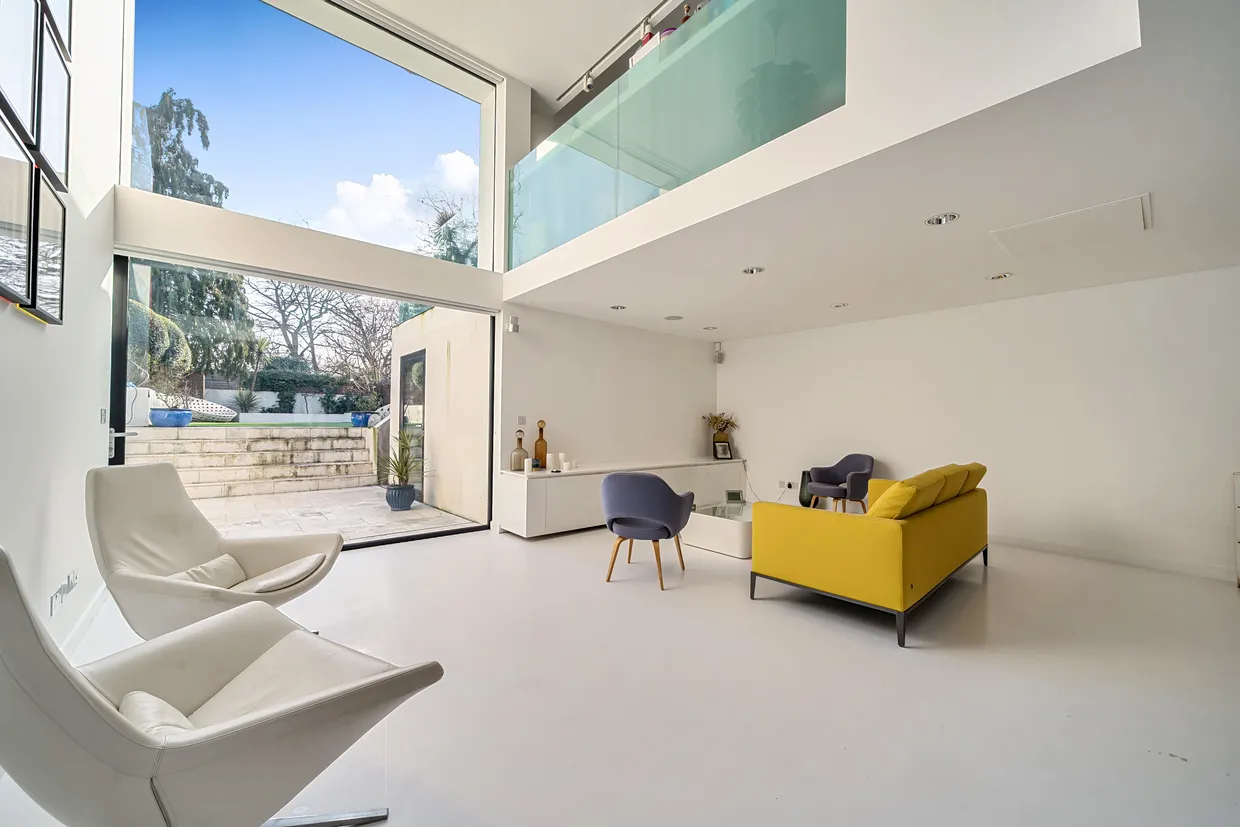 Onslow Gardens, London, N10 photo 14