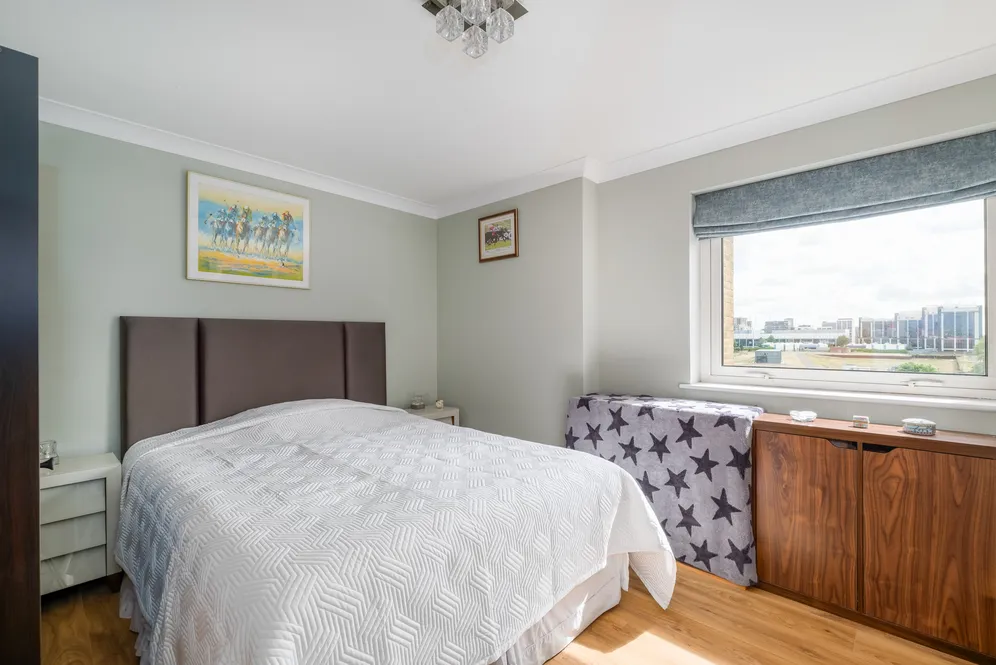 Arnhem Place, London, E14 photo 7