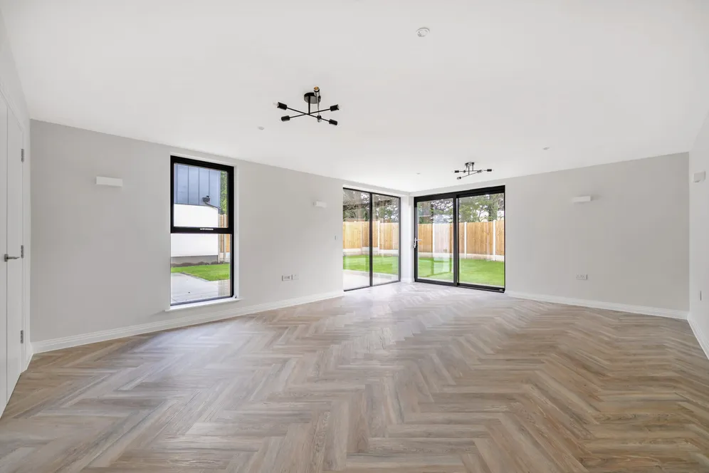 Kingfield Green, Woking, GU22 photo 3