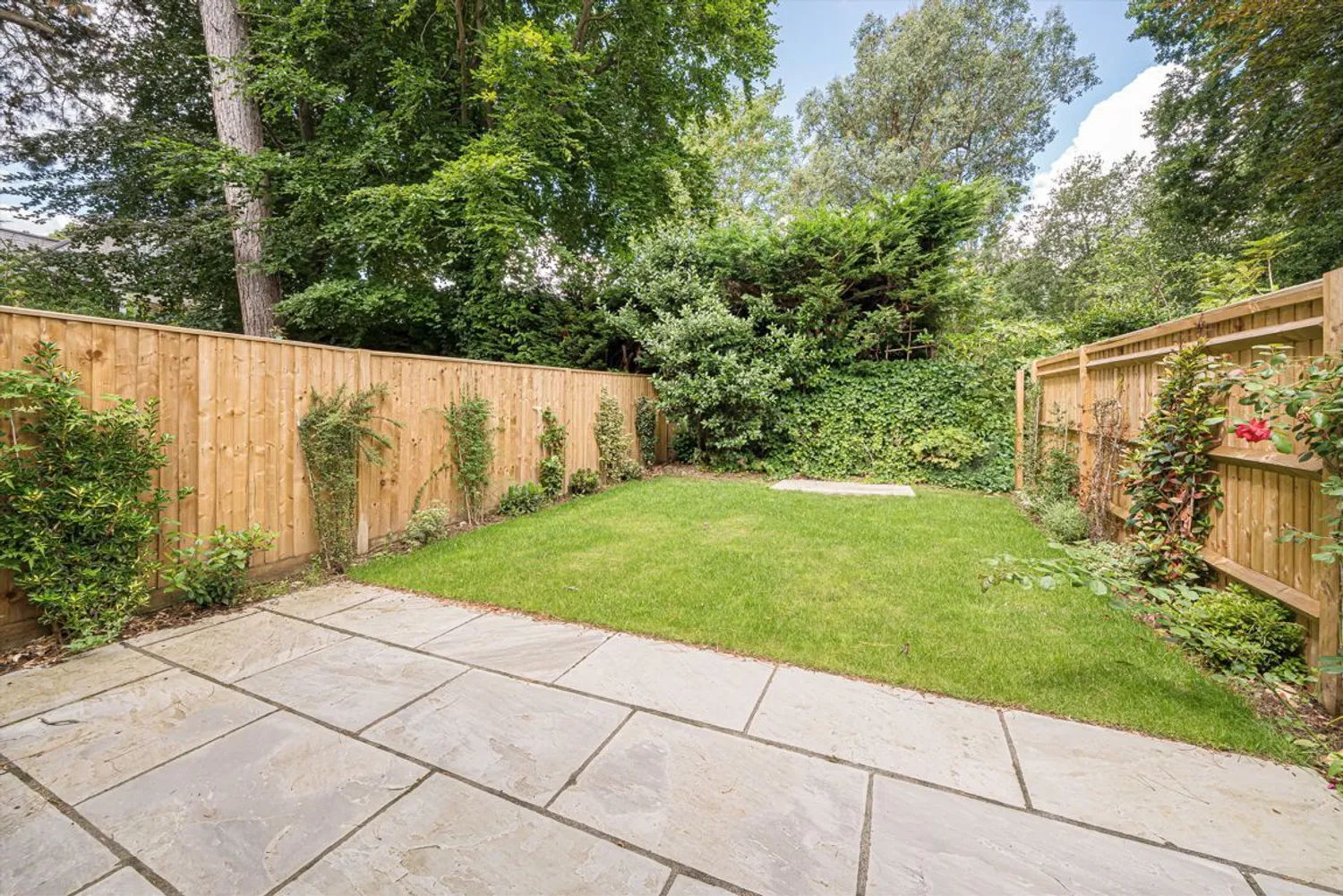 Old Avenue, Weybridge, KT13 photo 10