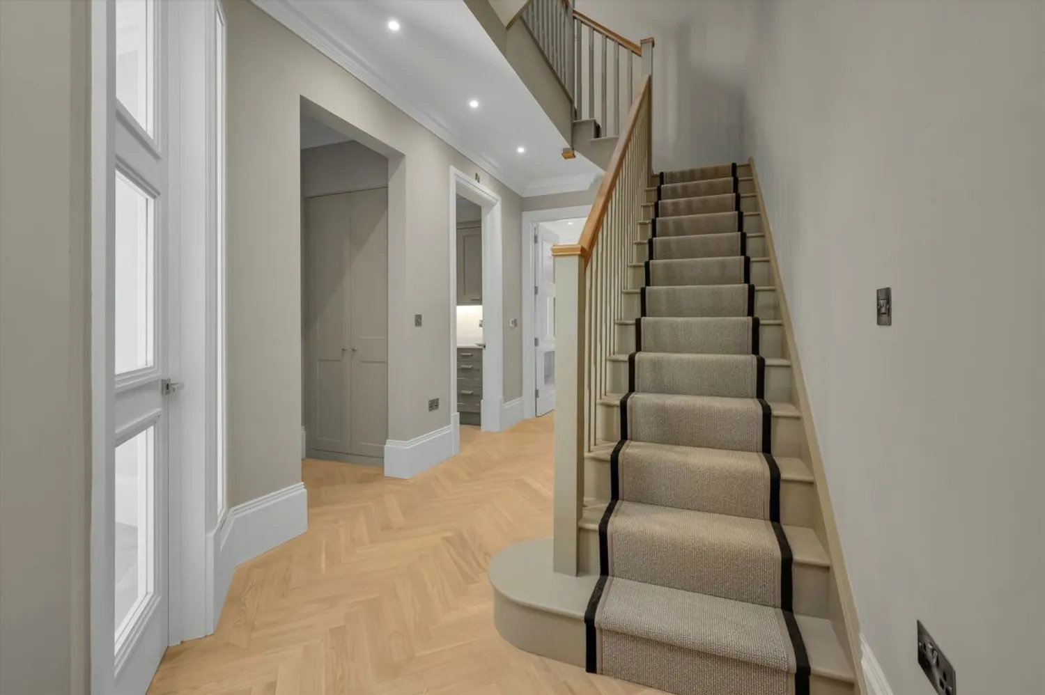 Old Avenue, Weybridge, KT13 photo 11