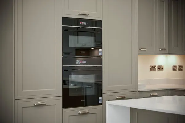 Old Avenue, Weybridge, KT13 photo 12