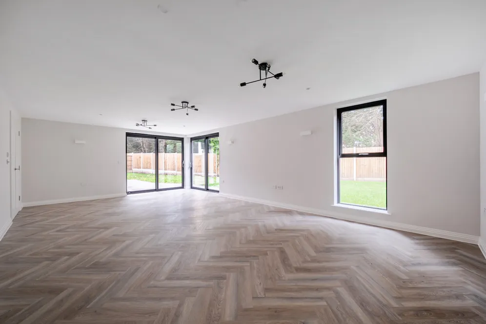 Kingfield Green, Woking, GU22 photo 3