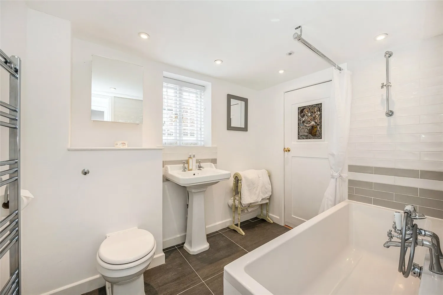 West Pallant, Chichester, PO19 photo 8