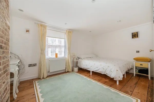 West Pallant, Chichester, PO19 photo 9