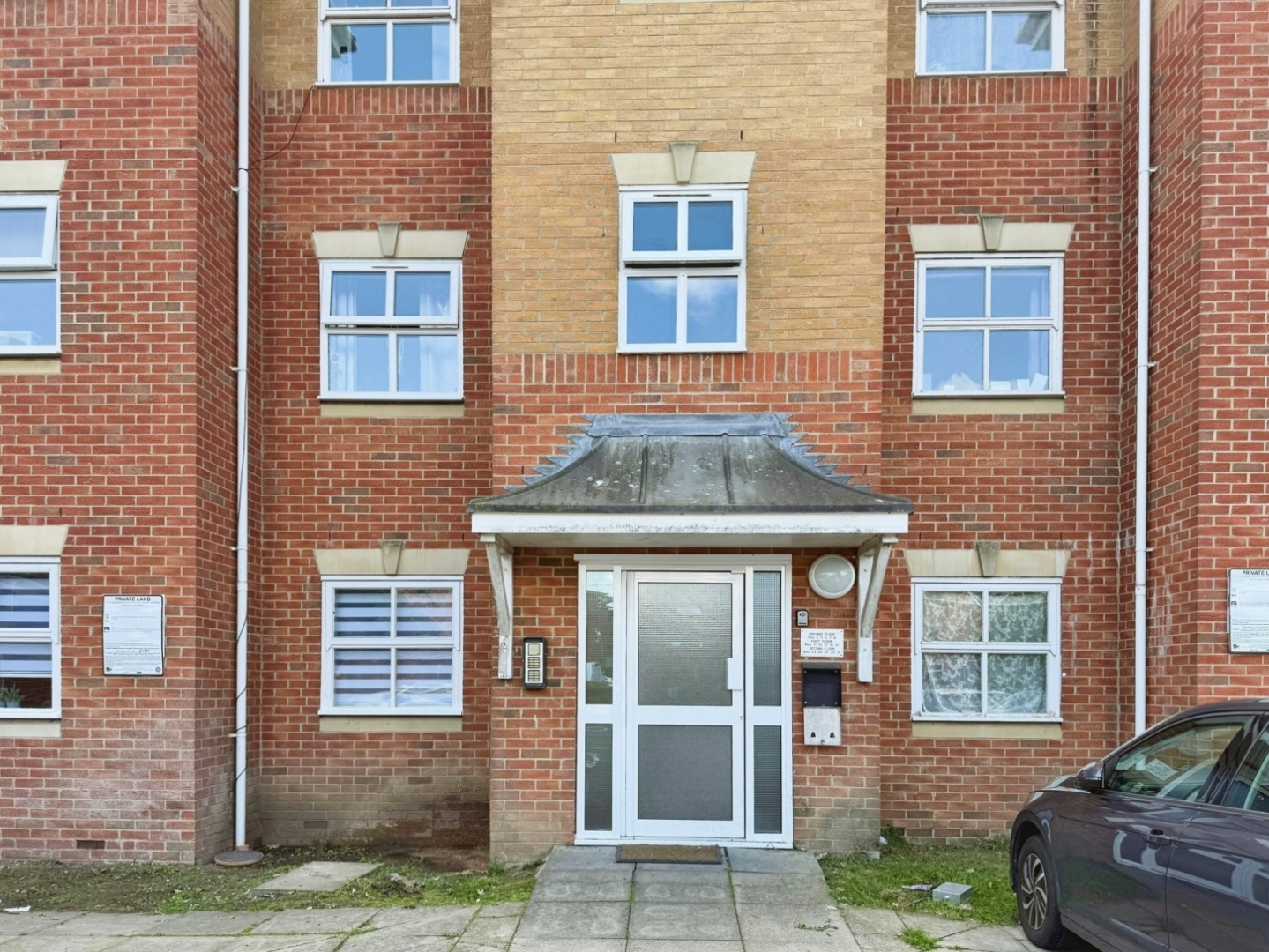Botham Drive, Slough Image 1