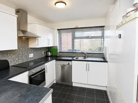 Vian Close, Gosport thumb 3
