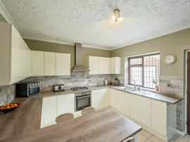 Southfield Road, Thorne, DONCASTER thumb 2
