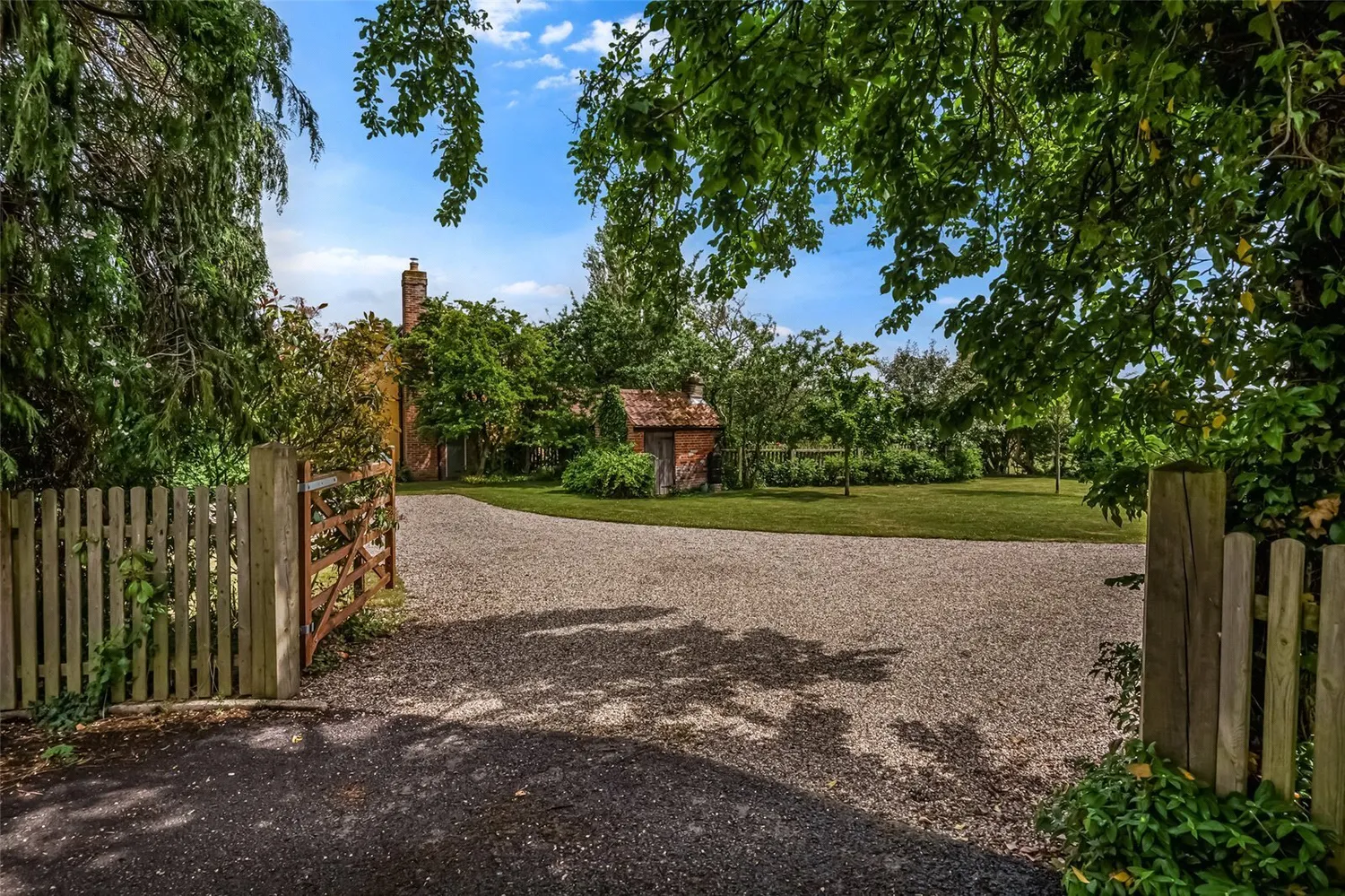 Belchamp Walter Road, Borley, CO10 photo 19