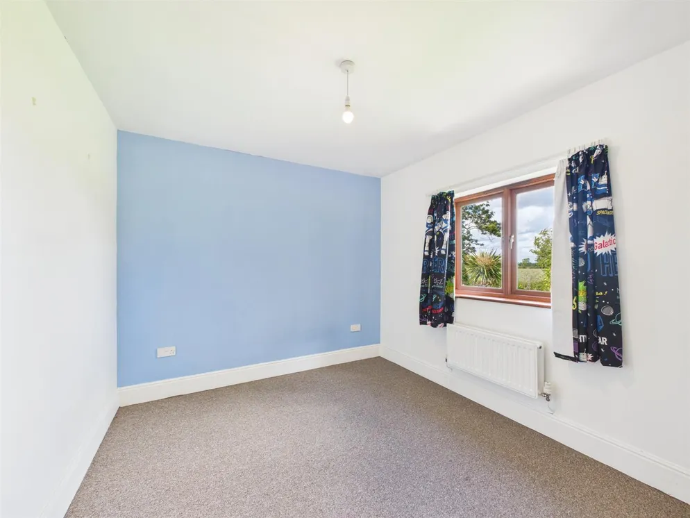 Property carousel item 10