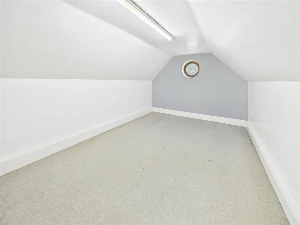 Property carousel item 11