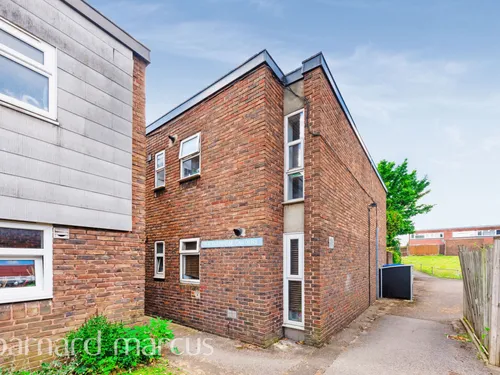 Farnham Gardens, LONDONphoto