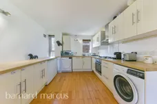 Farnham Gardens, LONDON