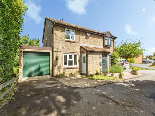 Beighton Close, Lower Earley, Readingphoto