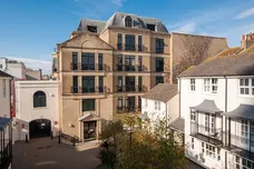 Russell Mews, Brighton
