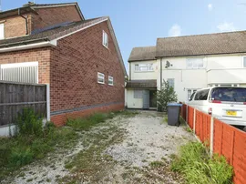 Yates Avenue, Rugby thumb 2