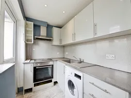 Julia Gardens, Barking thumb 3