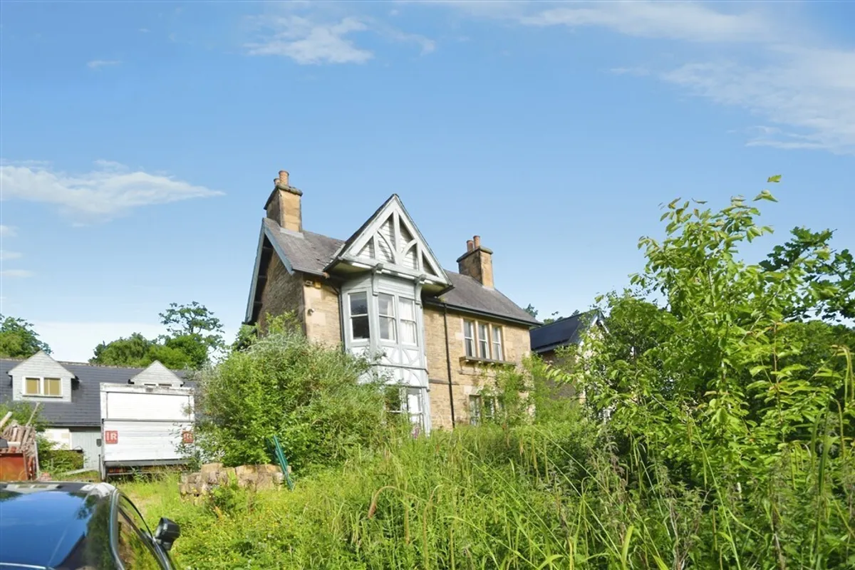 Abbeydale Road South, Dore, SHEFFIELD