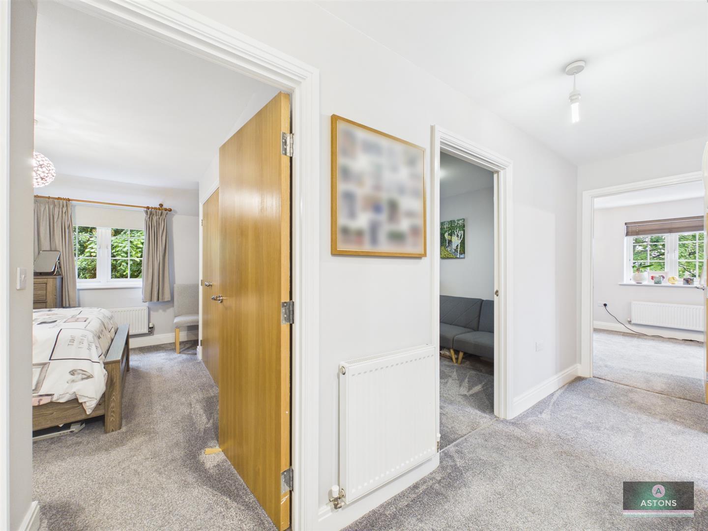 Barn Close, Crawley Image 10