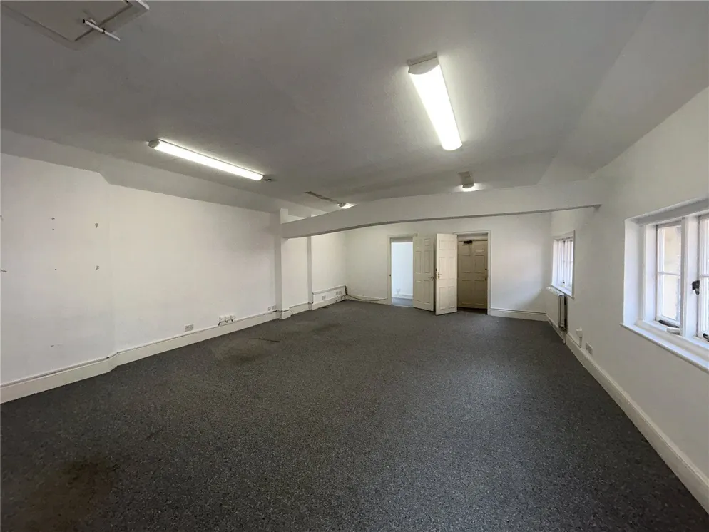 Property carousel item 4