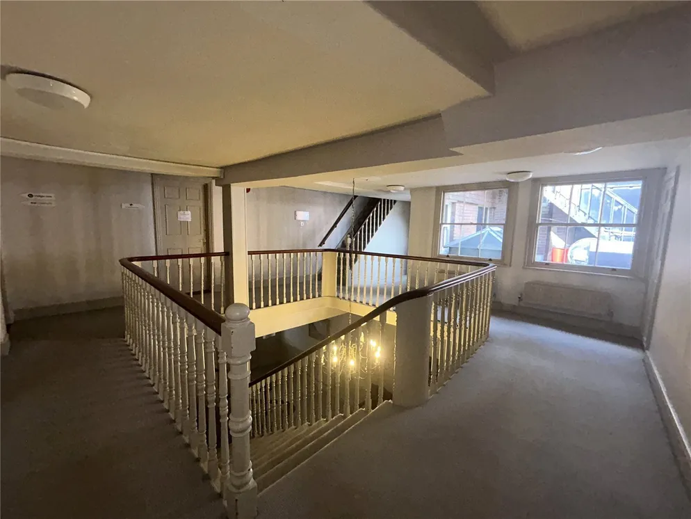Property carousel item 6