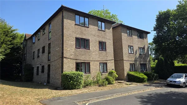 Calluna Court, Woking, GU22 photo 1