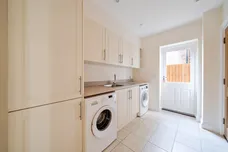 Lincoln Grove, WEYBRIDGE, KT13 photo 5