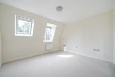 Lincoln Grove, WEYBRIDGE, KT13 photo 10