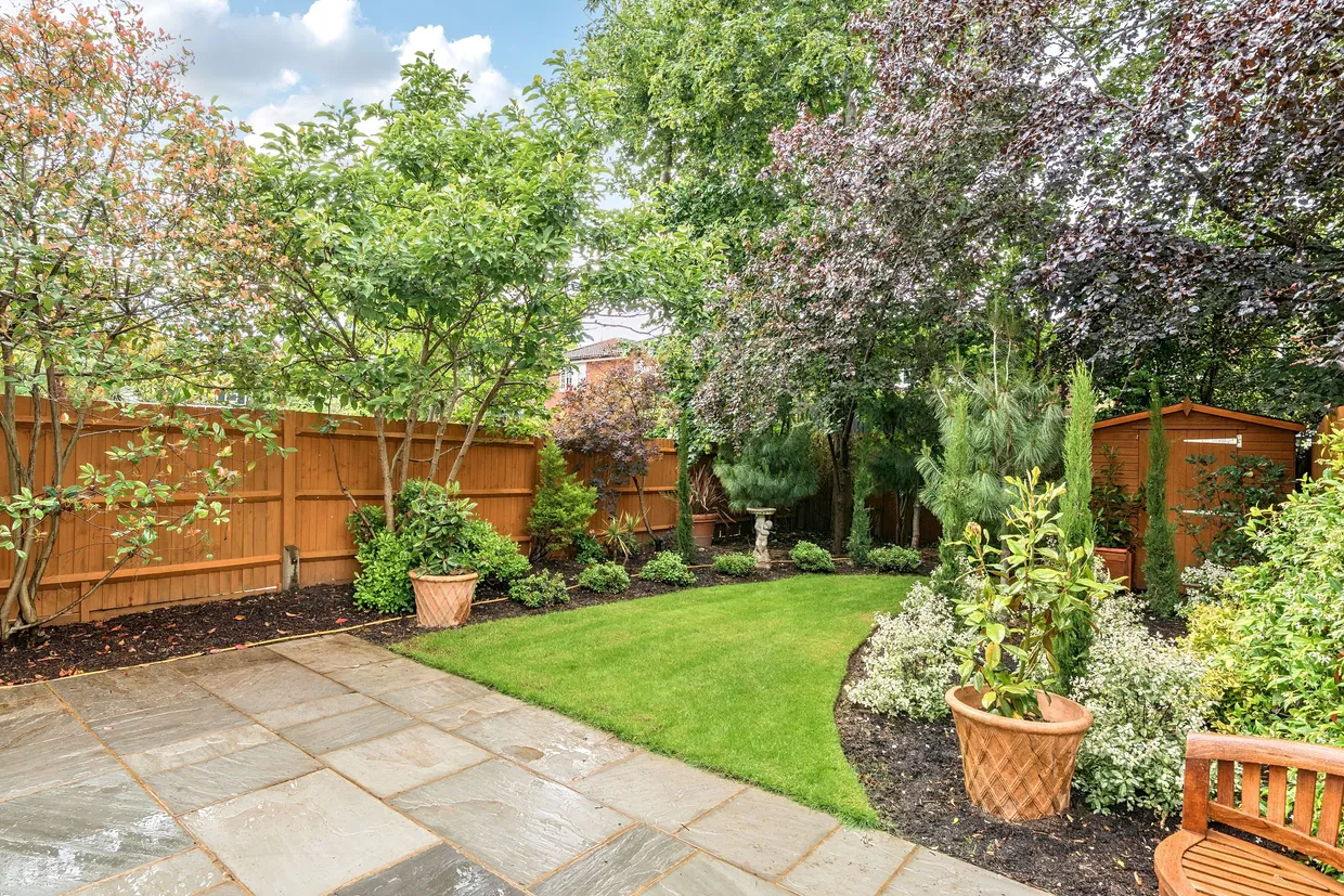 Lincoln Grove, WEYBRIDGE, KT13 photo 16