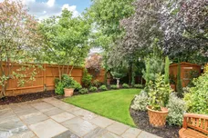 Lincoln Grove, WEYBRIDGE, KT13 photo 16