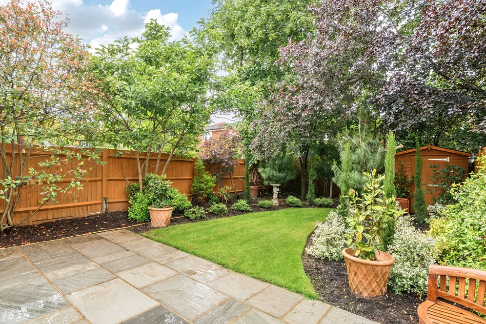 Lincoln Grove, WEYBRIDGE, KT13 photo 16