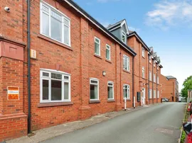 Main Street, Frodsham thumb 2