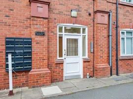 Main Street, Frodsham thumb 3