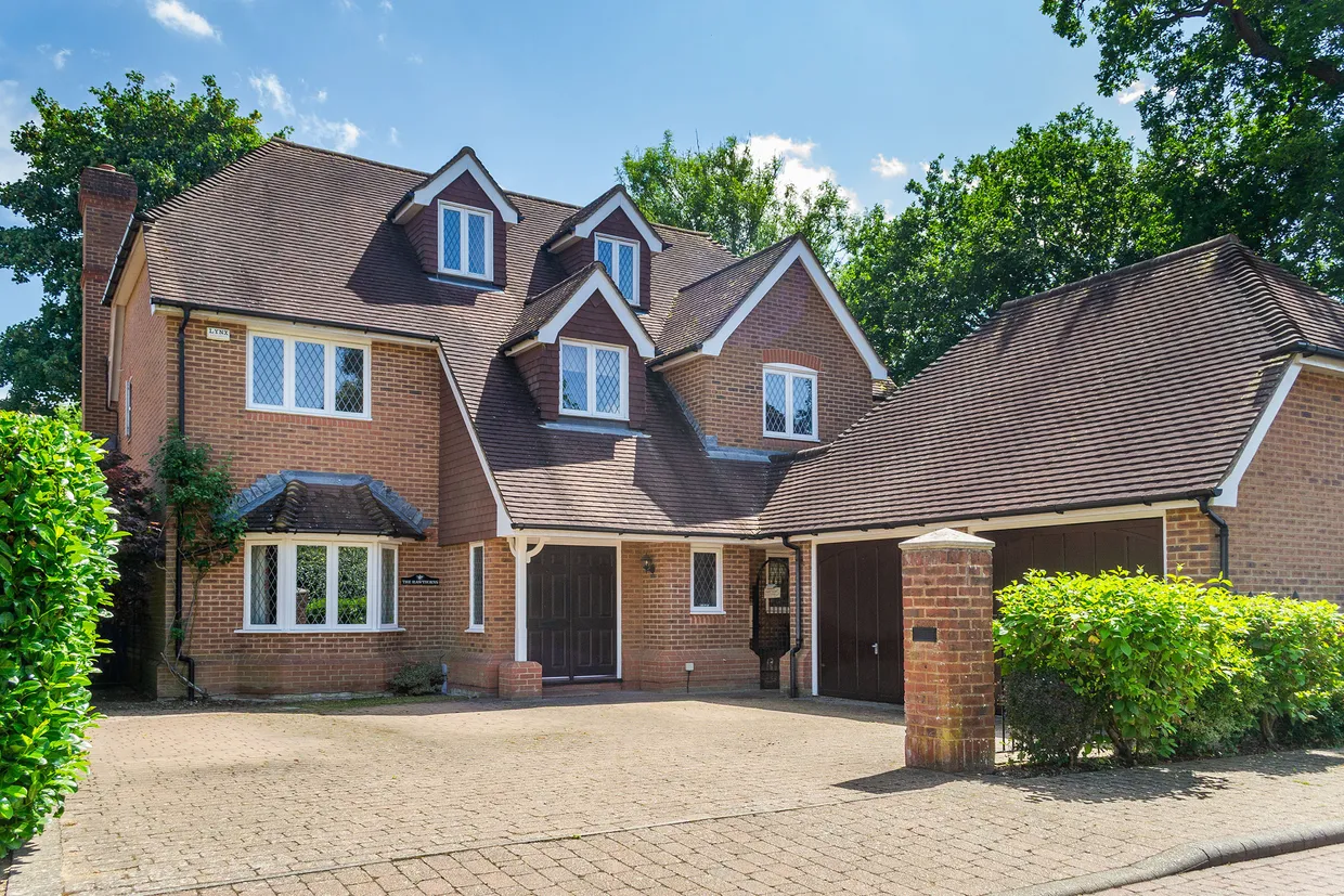 Miller Place, Gerrards Cross, SL9 photo 1
