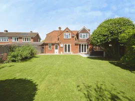 Marsh Lane, Stoke Mandeville, Aylesbury photo