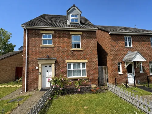 Wren Close, Corbyphoto